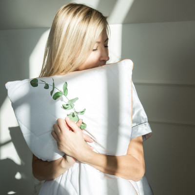 Pillow set with bamboo