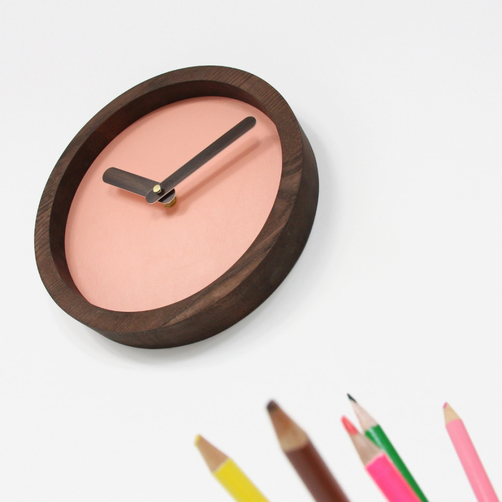 Dark Wooden Round Watch (Pink Faux Leather)