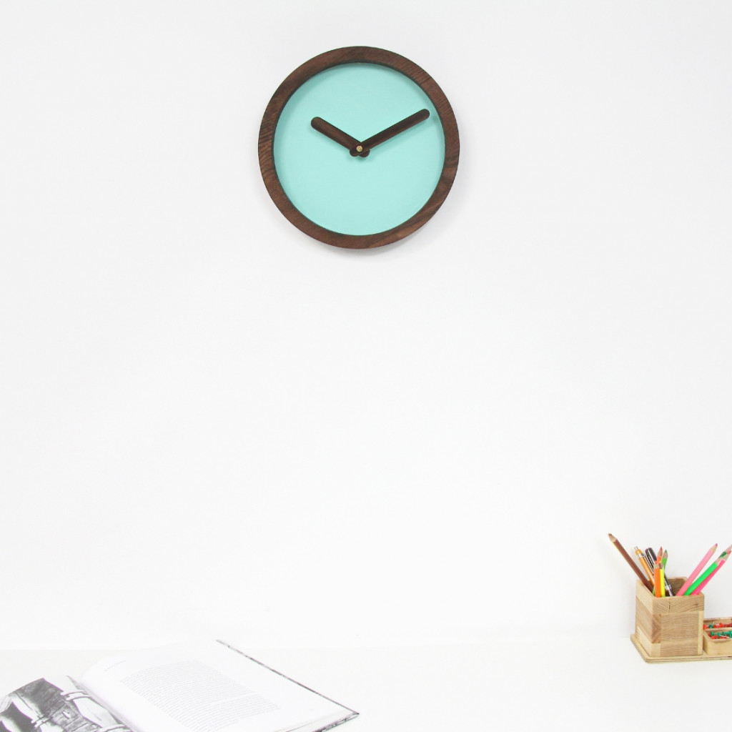 Dark Wooden Round Watch (Mint Green Faux Leather) Dark Wooden Round Watch (Mint Green Faux Leather)