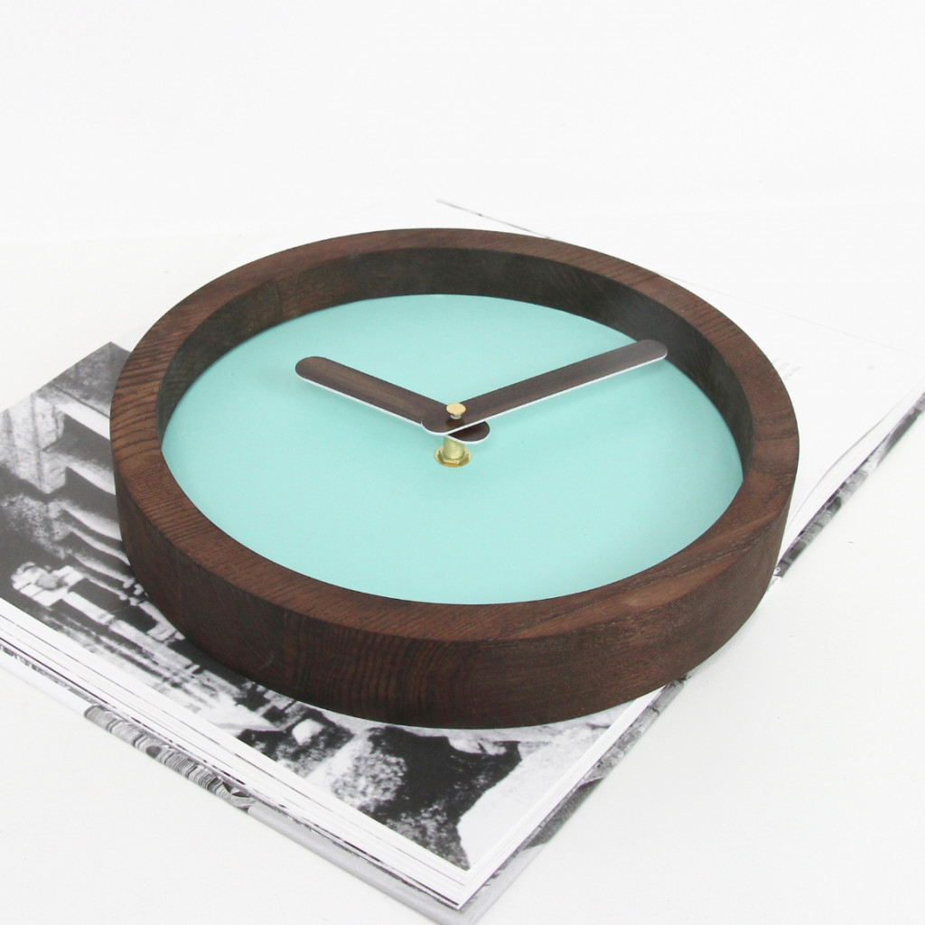 Dark Wooden Round Watch (Mint Green Faux Leather) Dark Wooden Round Watch (Mint Green Faux Leather)