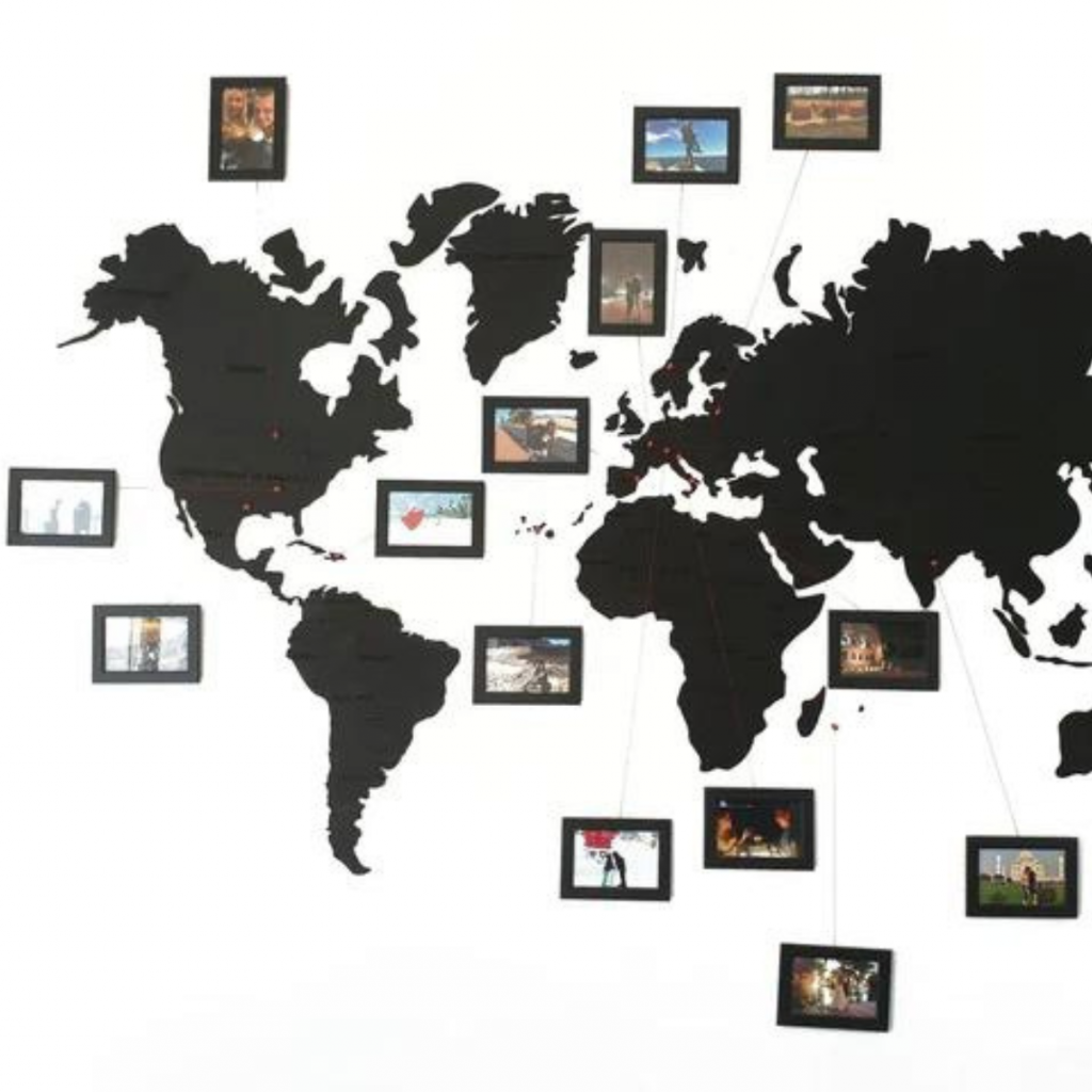 Wooden wall map of the world | Black Wooden wall map of the world | Black