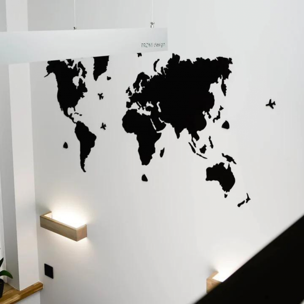 Wooden wall map of the world | Black Wooden wall map of the world | Black
