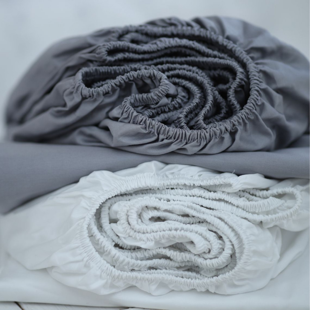 Satin sheet with elastic | Light grey