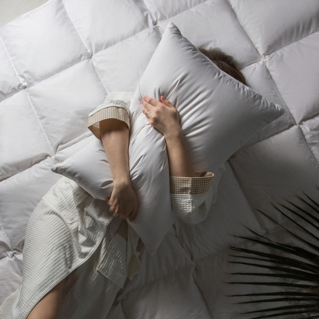 Down and feather pillow | White Down and feather pillow | White