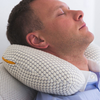 Travel neck pillow