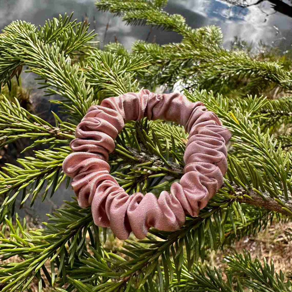 Резинка для волос из натурального шелка Mulberry | пепельно-розовая